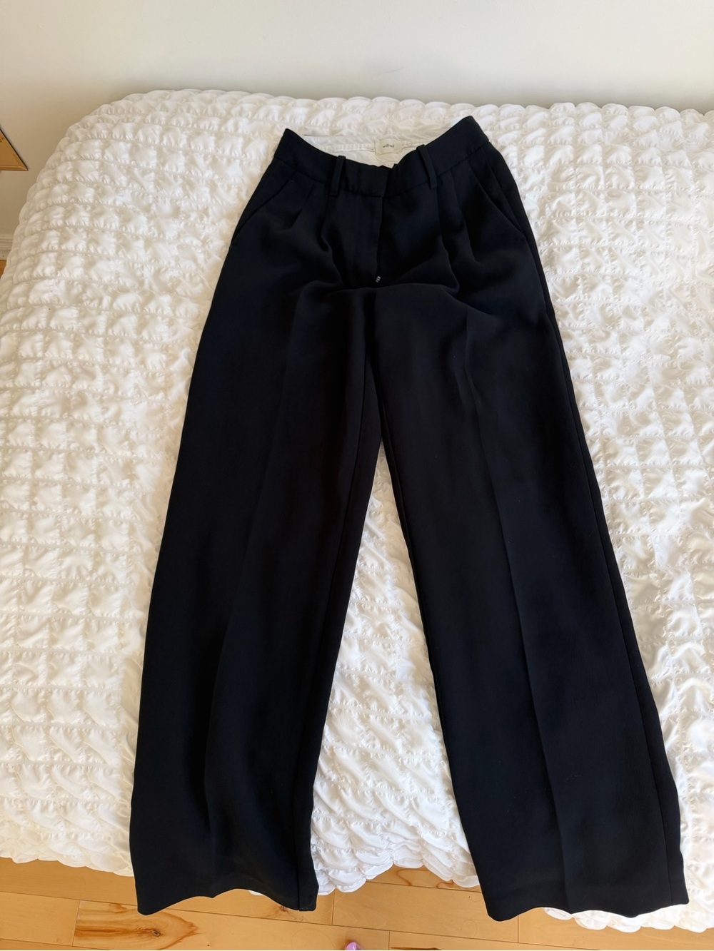 Aritzia Effortless Pant